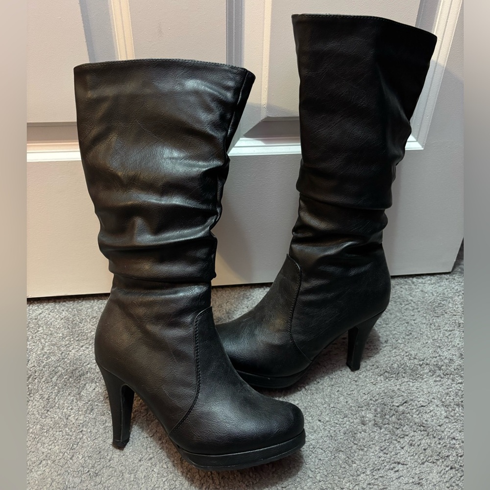 Heeled boots